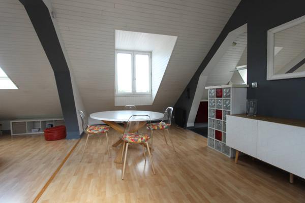 UN LUMINEUX APPARTEMENT, MEUBLÉ, DE TYPE 3. -