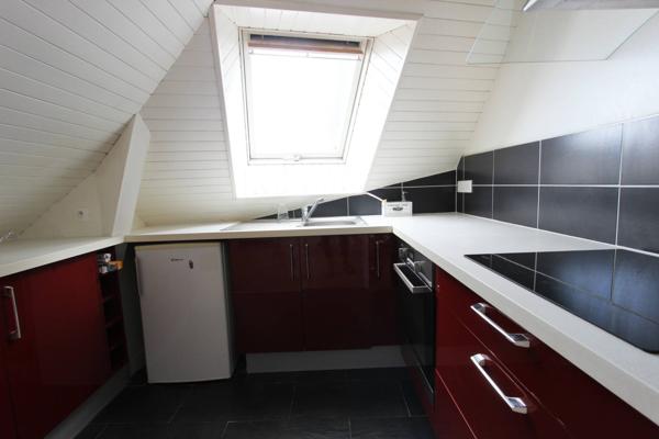 UN LUMINEUX APPARTEMENT, MEUBLÉ, DE TYPE 3. -