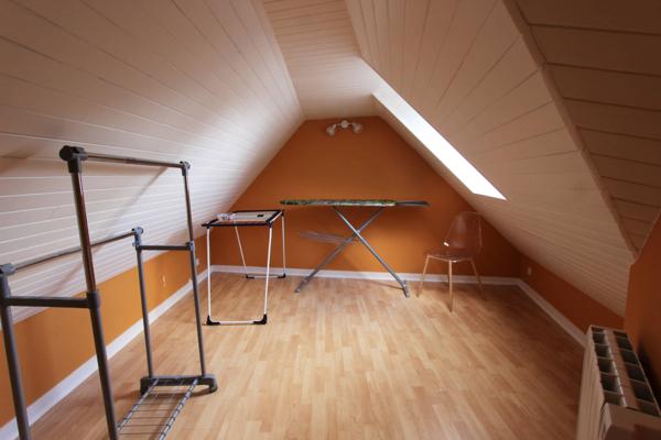 UN LUMINEUX APPARTEMENT, MEUBLÉ, DE TYPE 3. -
