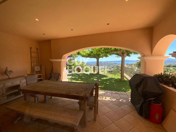 Villa d'exception à vendre à Sainte Maxime - Référence 1514