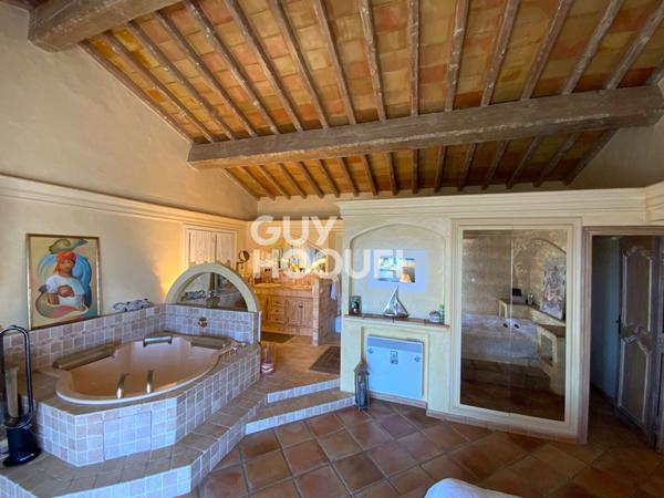 Villa d'exception à vendre à Sainte Maxime - Référence 1514