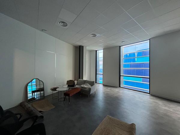 Perpignan - Bureaux à louer - bâtiment contemporain - 283 m2