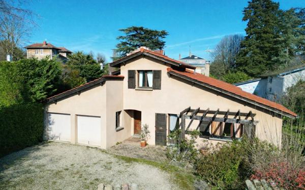 Maison à vendre    5 pièces • 144 m2 Écully