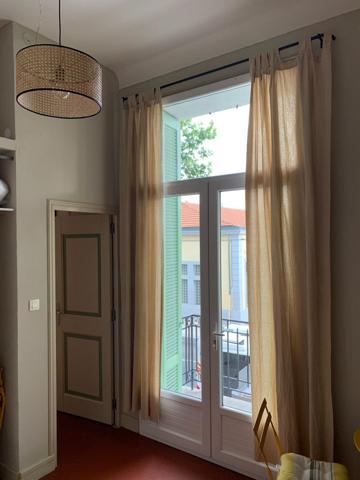 Centre Aix – T2 avec balcon dans petit immeuble de charme : une opportunité rare !