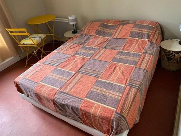 Centre Aix – T2 avec balcon dans petit immeuble de charme : une opportunité rare !