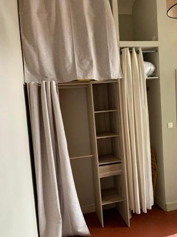 Centre Aix – T2 avec balcon dans petit immeuble de charme : une opportunité rare !