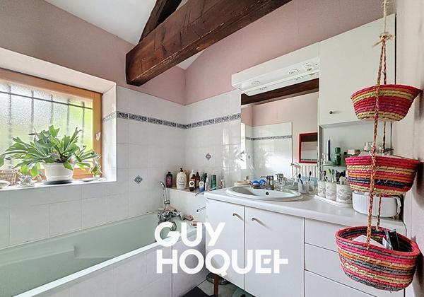 Jolie Maison de village au Coeur du Mâconnais - 71960 PIERRECLOS