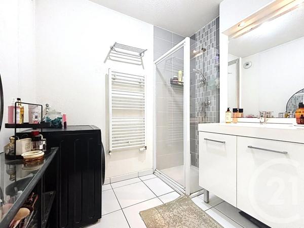 Appartement T2 à vendre  2 pièces - 43,92 m 2   GRADIGNAN  - 33