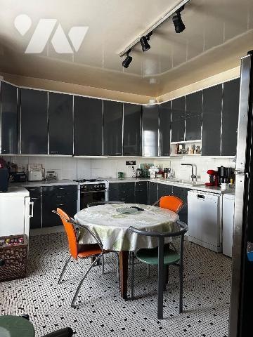 Chinon hyper-centre


Cette maison dispose d'une surface habitable de 200 m²
 Elle se compo...