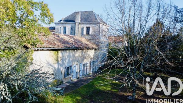 Maison à vendre 8 pièces 227 m² Barbezieux-Saint-Hilaire