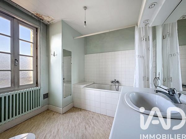 Maison à vendre 8 pièces 227 m² Barbezieux-Saint-Hilaire