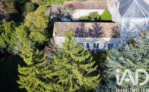 Maison à vendre 8 pièces 227 m² Barbezieux-Saint-Hilaire