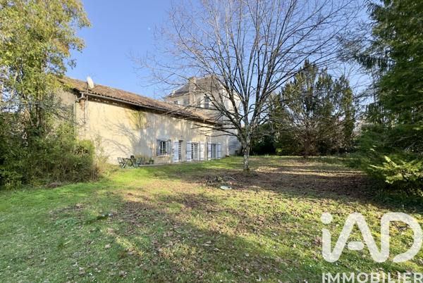 Maison à vendre 8 pièces 227 m² Barbezieux-Saint-Hilaire