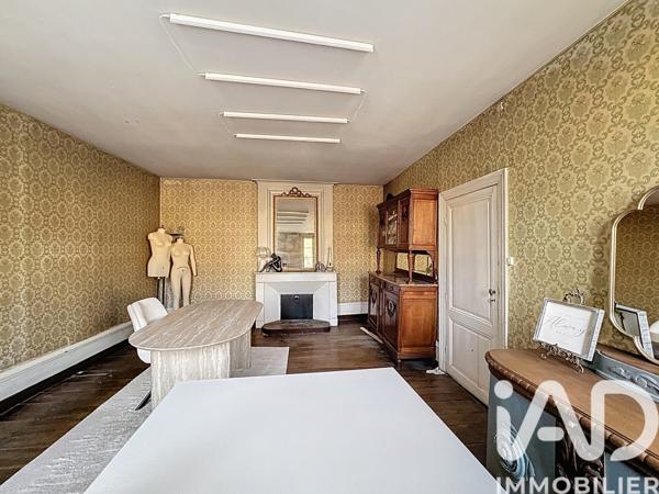 Maison à vendre 8 pièces 227 m² Barbezieux-Saint-Hilaire