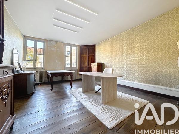 Maison à vendre 8 pièces 227 m² Barbezieux-Saint-Hilaire
