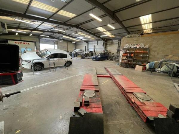 CONCESSION AUTOMOBILE