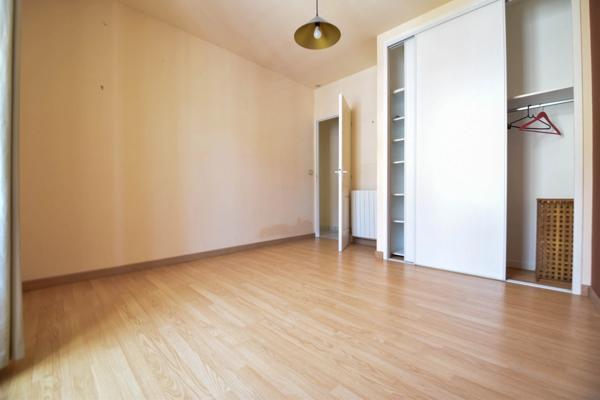 Immeuble ou appartement atypique avec cour privative à vendre PAU proche centre ville.