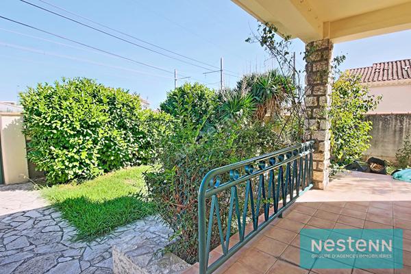 Maison spacieuse a vendre a Istres - 5 chambres avec piscine