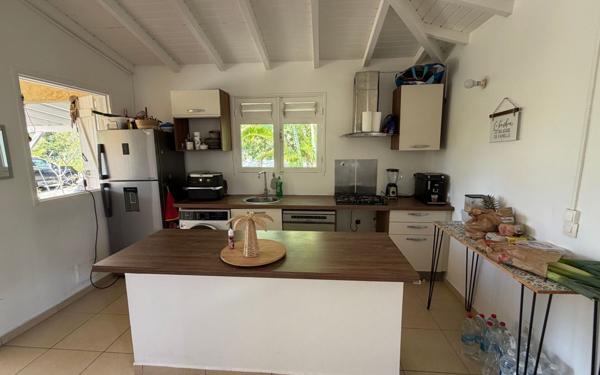 Maison à louer    3 pièces •  Le Gosier