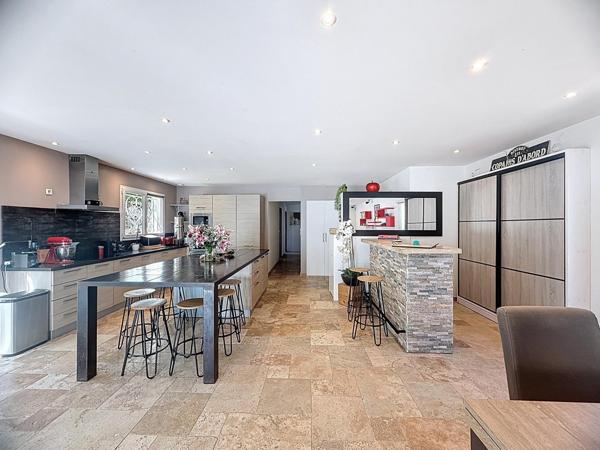 À vendre – Superbe maison familiale de 114 m² avec piscine et prestations haut de gamme