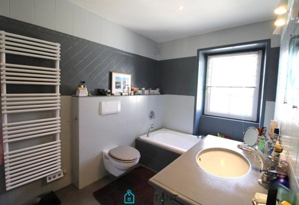 DIVONNE-LES-BAINS- Bel appartement T4 de 121 m² -  620.000 