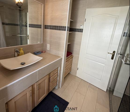 DIVONNE-LES-BAINS- Bel appartement T4 de 121 m² -  620.000 