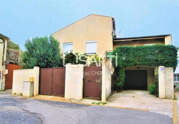 LUNEL-VIEL : IDEAL INVESTISSEUR : Maison de village comprenant deux habitations + garage