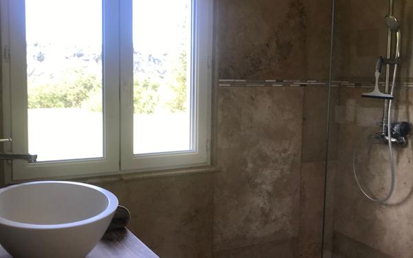 Maison à vendre    5 pièces • 180 m2 Vaison-la-Romaine