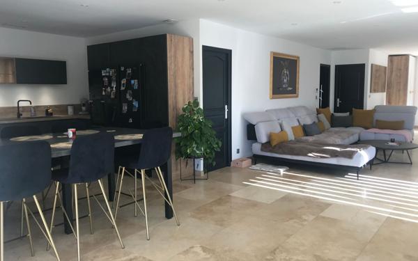 Maison à vendre    5 pièces • 180 m2 Vaison-la-Romaine