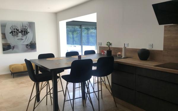 Maison à vendre    5 pièces • 180 m2 Vaison-la-Romaine