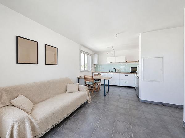 Appartement 2 pièces à vendre à Puilboreau - 44,40 m² avec balcon et parking en sous-sol sécurisé