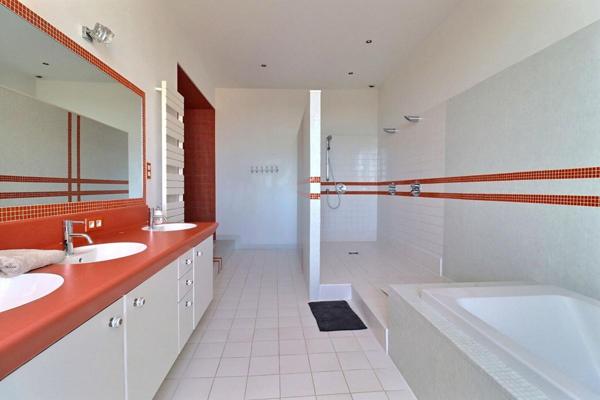 BUSINESS CHÂTEAU D'EXCEPTION DE 505 m²