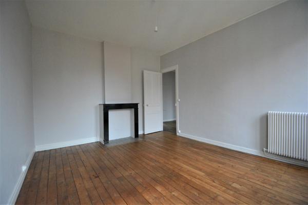 Dpt Nord (59), à louer CAMBRAI appartement T3 de 77 m² - Loyer 570 €