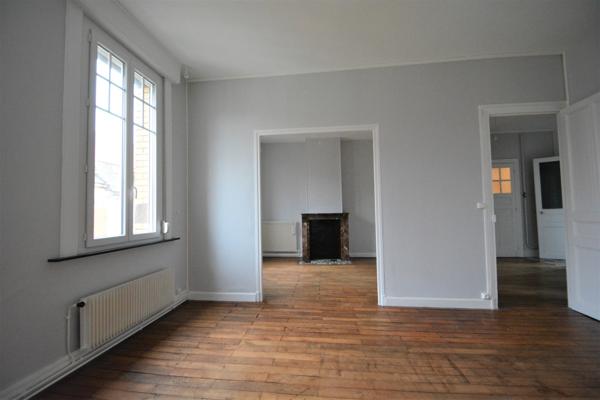 Dpt Nord (59), à louer CAMBRAI appartement T3 de 77 m² - Loyer 570 €