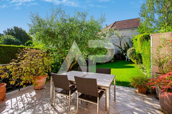 CHAVILLE, limite Parc Fourchon - Le Haras - Au calme d'une impasse lumineuse maison. 1 090 000 € **  - Référence  745-C