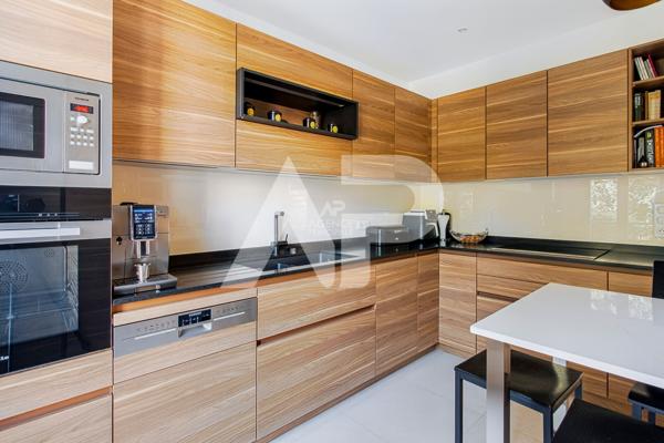 CHAVILLE, limite Parc Fourchon - Le Haras - Au calme d'une impasse lumineuse maison. 1 090 000 € **  - Référence  745-C