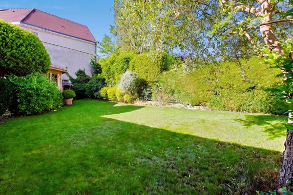 CHAVILLE, limite Parc Fourchon - Le Haras - Au calme d'une impasse lumineuse maison. 1 090 000 € **  - Référence  745-C