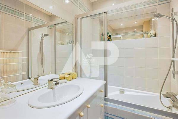 CHAVILLE, limite Parc Fourchon - Le Haras - Au calme d'une impasse lumineuse maison. 1 090 000 € **  - Référence  745-C