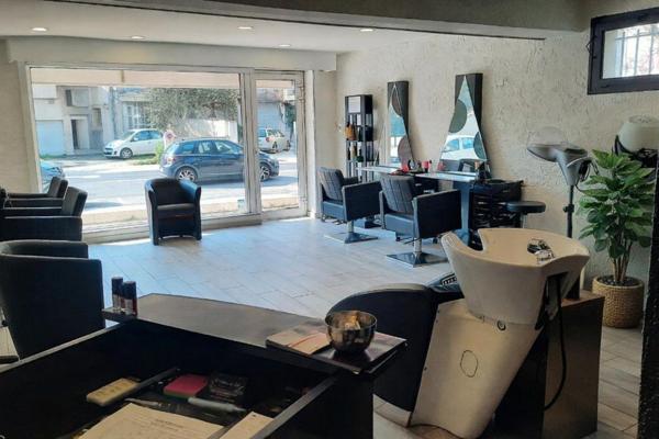 À VENDRE – FONDS DE COMMERCE ET DROIT AU BAIL SALON DE COIFFURE –
