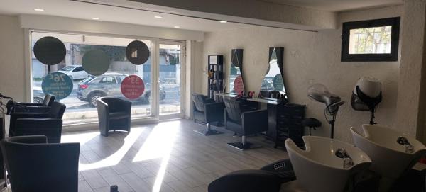 À VENDRE – FONDS DE COMMERCE ET DROIT AU BAIL SALON DE COIFFURE –