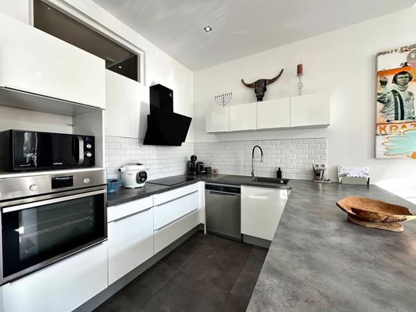 Marseille 6ᵉ – Vauban/Breteuil : superbe loft de 64 m², lumineux avec charme et caractère.