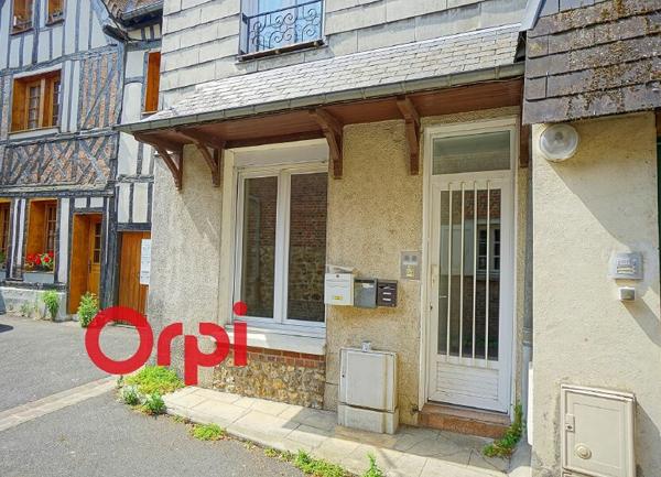 Immeuble à vendre    3 pièces •  Bernay