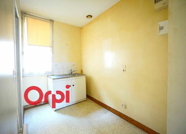 Immeuble à vendre    3 pièces •  Bernay