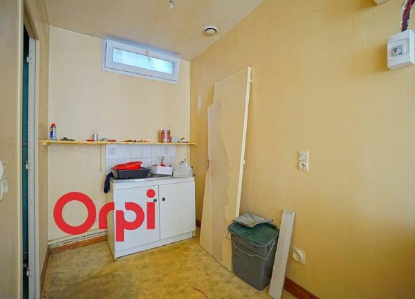 Immeuble à vendre    3 pièces •  Bernay