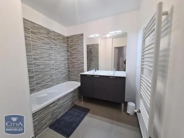 Location appartement 3 pièces de 59.99m²