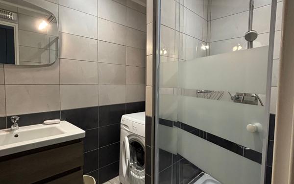 Appartement à vendre    1 pièce •  Gréoux-les-Bains