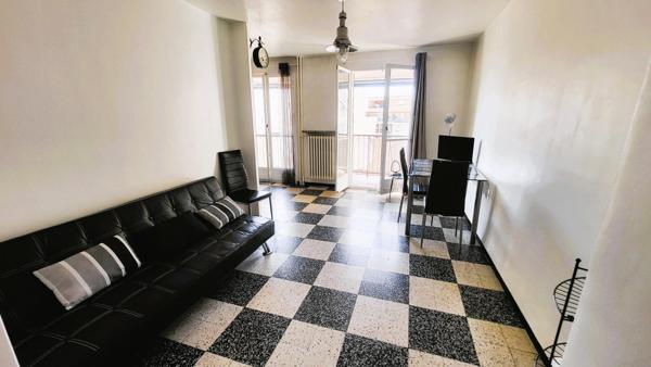 La Joliette, beau T3 56 m² avec balcon