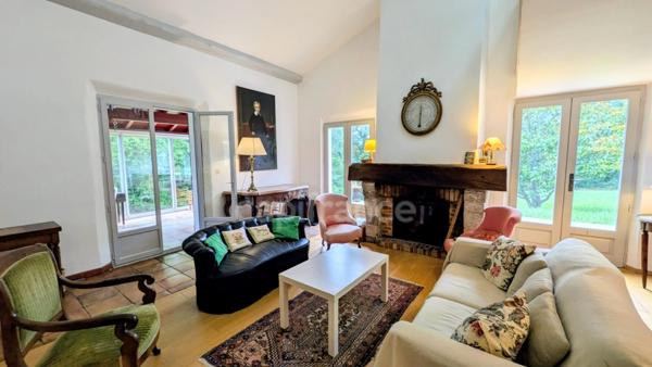 Maison à vendre 7 pièces MOUGUERRE (64), 5 chambres, 230 m²