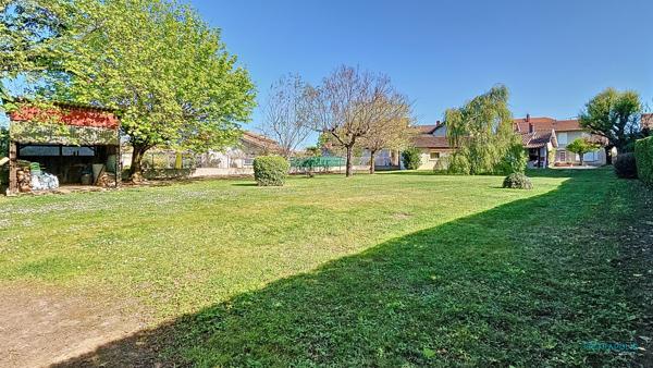 Beaurepaire - Maison T6 - 177m2 - Terrain 2219m2 (Zone U)