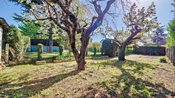 Beaurepaire - Maison T6 - 177m2 - Terrain 2219m2 (Zone U)